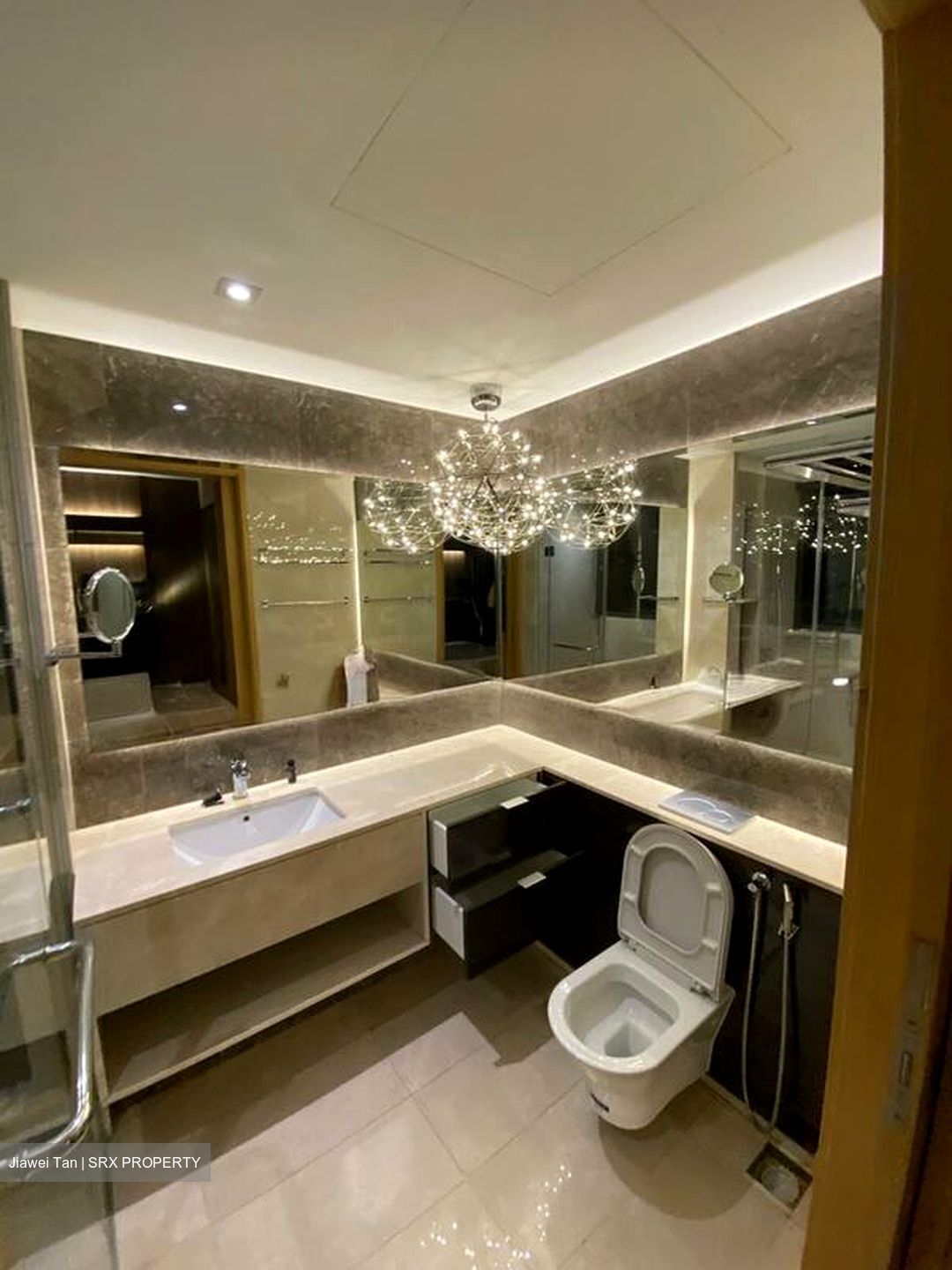 Commonwealth Towers (D3), Condominium #525646571